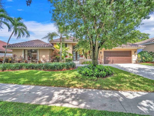 1025 Creekford Dr , Weston, FL 33326