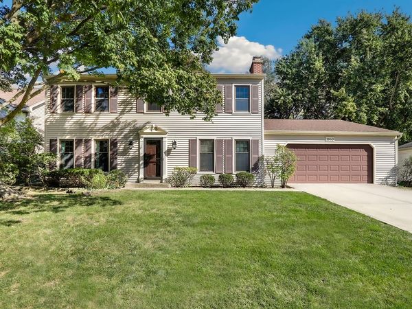 1860 Golf Drive , Naperville, IL 60565