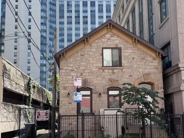 167 W Elm Streets , Chicago, IL 60610