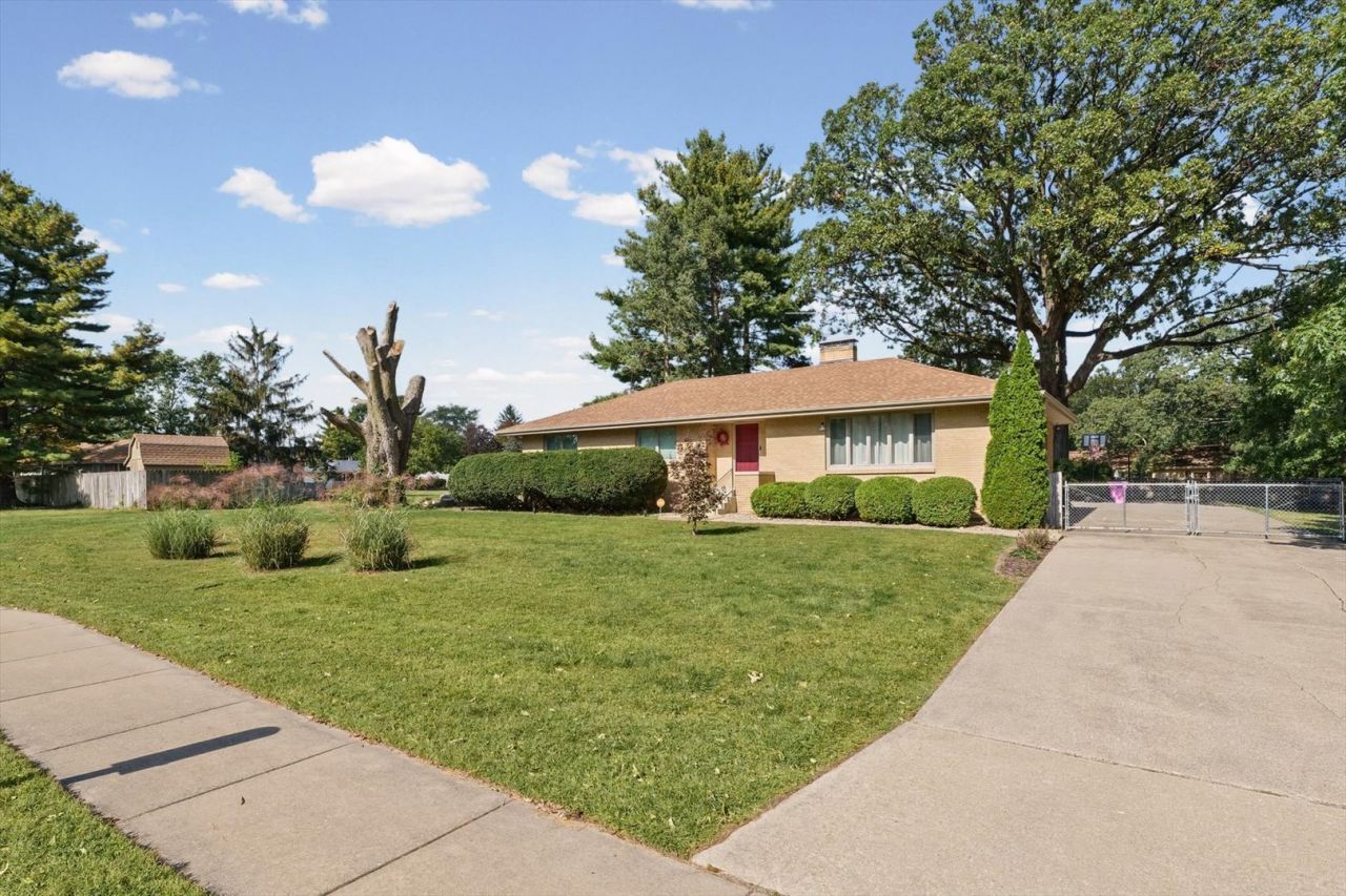 2504 E University Avenue, Urbana, IL 61802 Main Photo