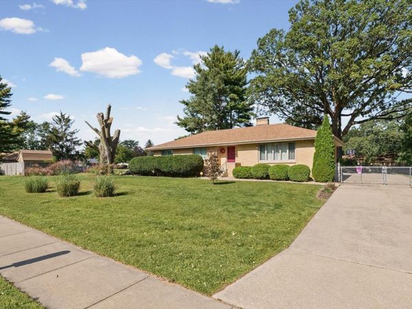 2504 E University Avenue , Urbana, IL 61802