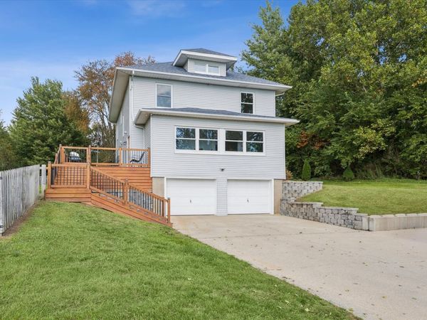 2948 245th Street , De Witt, IA 52742
