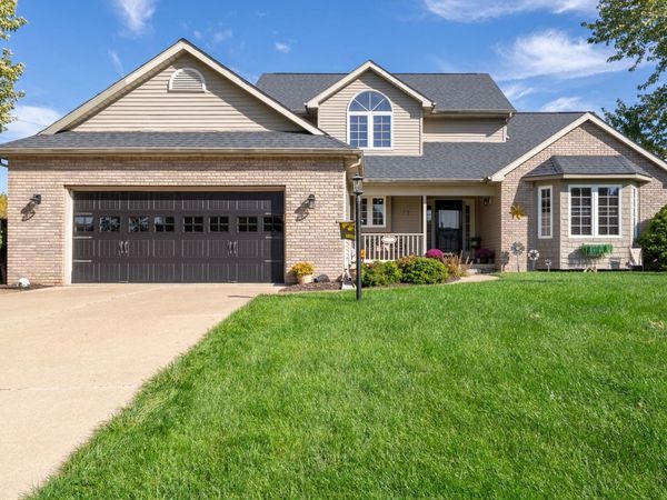 17 Dexter Boulevard , Park View, IA 52748