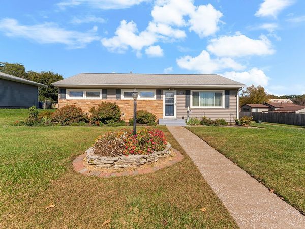 1818 W 38th Place , Davenport, IA 52806