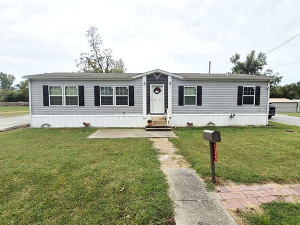 2175 Grand Avenue , Eldorado, IL 62930