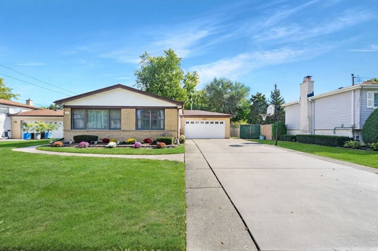 1933 Plainfield Drive, Des Plaines, IL 60018 Main Photo