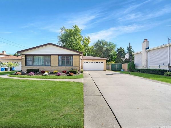 1933 Plainfield Drive , Des Plaines, IL 60018