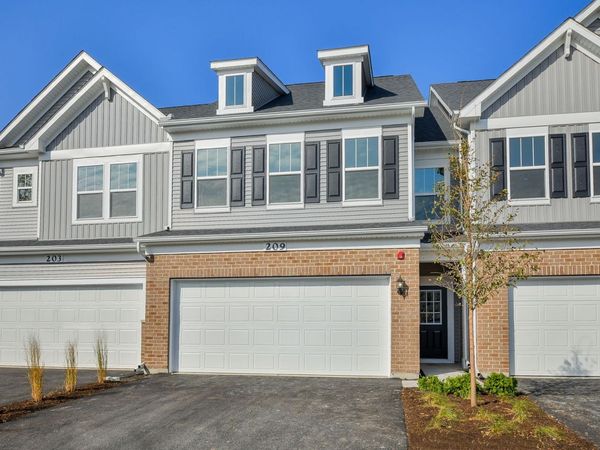 209 Weirich Way , Unit 81002, Batavia, IL 60510