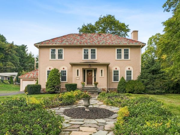 162 Flagg St, Worcester, MA 01609
