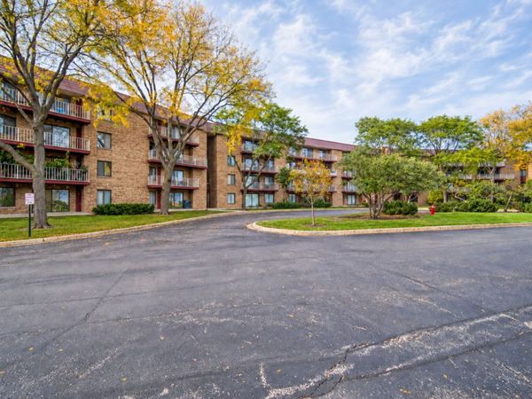 5400 Astor Lane , Unit 103, Rolling Meadows, IL 60008