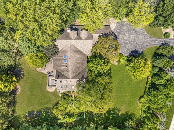 1543 N Saint Marys Road , Green Oaks, IL 60048