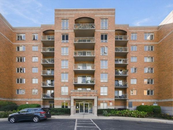 6807 N Milwaukee Avenue, Unit 405, Niles, IL 60714