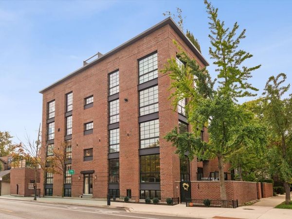 559 W Armitage Avenue , Chicago, IL 60614