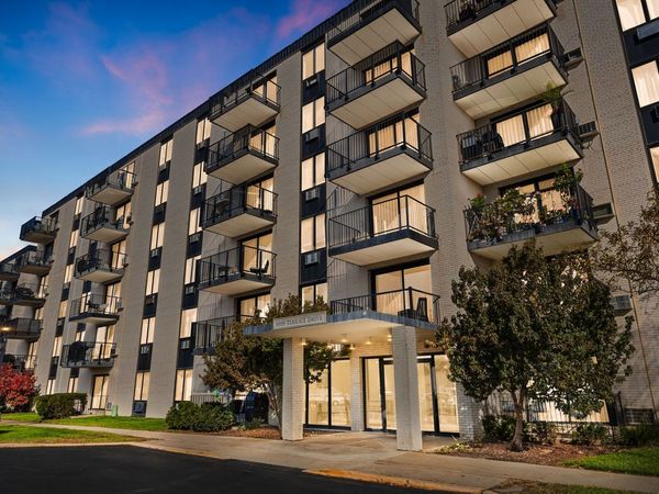 9098 W Terrace Drive , Unit 6E, Niles, IL 60714