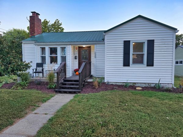 240 Fair Avenue, Flora, IL 62839