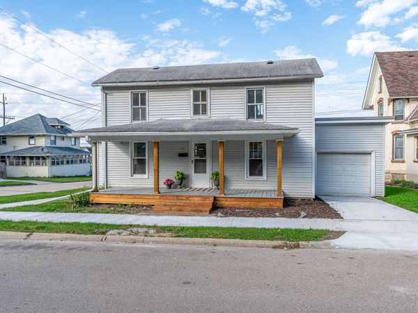 801 N 3RD Street , Savanna, IL 61074
