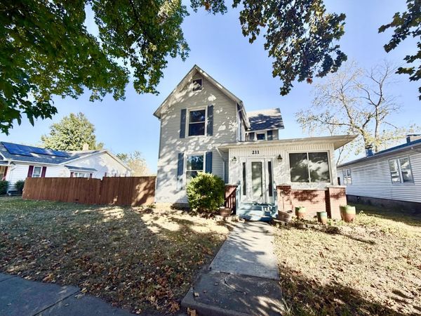 211 N Cherry Street, Centralia, IL 62801