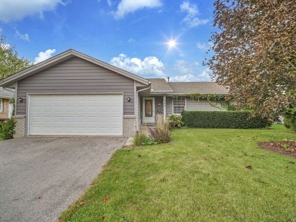 523 W 8th Street , Belvidere, IL 61008