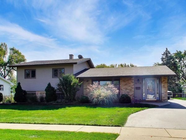 655 Flagstaff Lane , Hoffman Estates, IL 60169