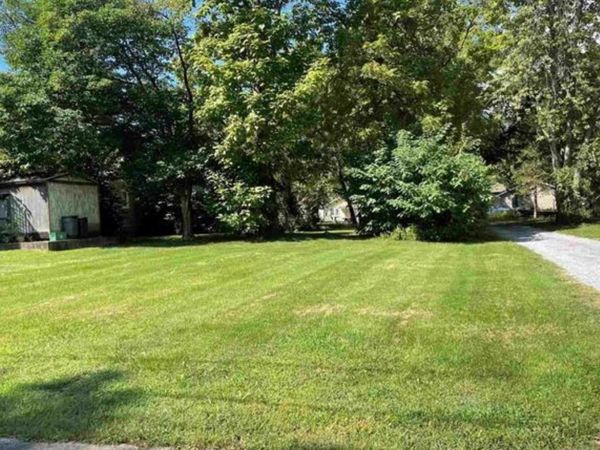 506 N Michaels Street , Carbondale, IL 62901
