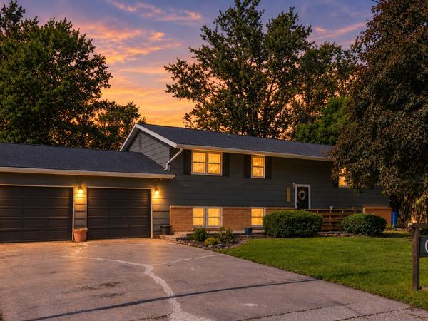 209 N Market Street , Grandview, IA 52752