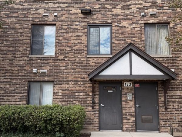 113 Gregory Street , Unit 27, Aurora, IL 60504