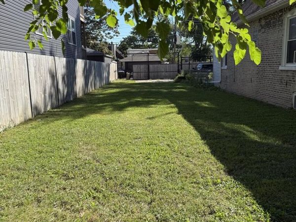 1049 N Hamlin Avenue , Chicago, IL 60651