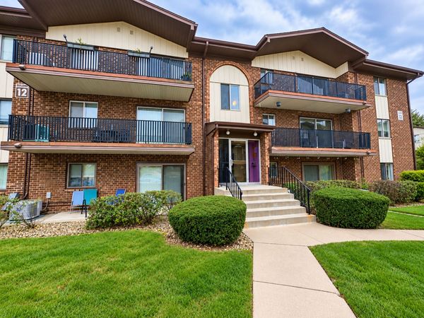 5237 James Lane , Unit 1221, Crestwood, IL 60418