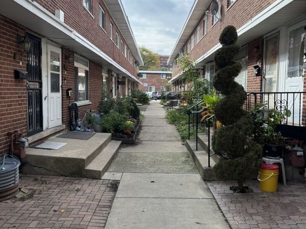1823 W Hood Avenue , Unit C, Chicago, IL 60660