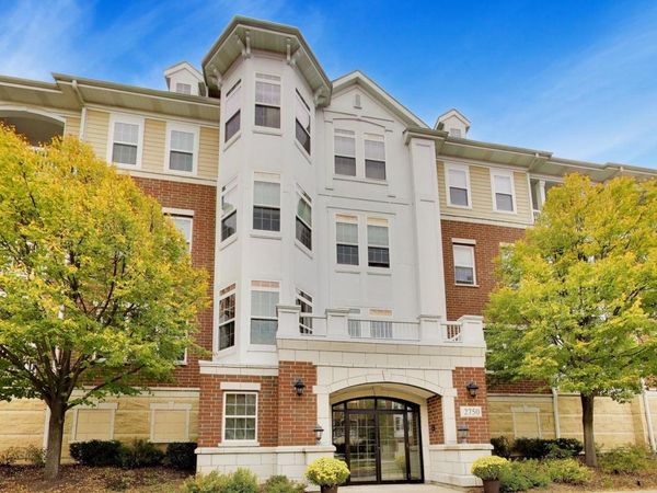 2750 Commons Drive , Unit 208, Glenview, IL 60026