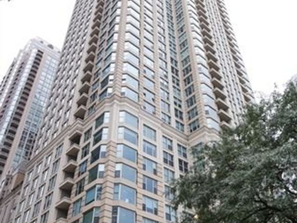 25 E Superior Street, Unit 606, Chicago, IL 60611