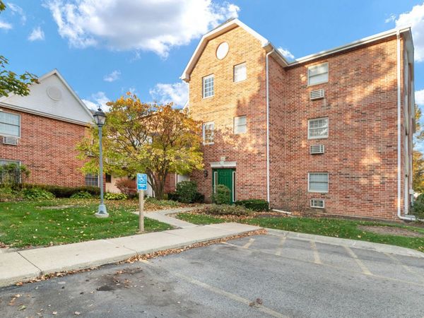 551 Leah Lane , Unit 3C, Woodstock, IL 60098