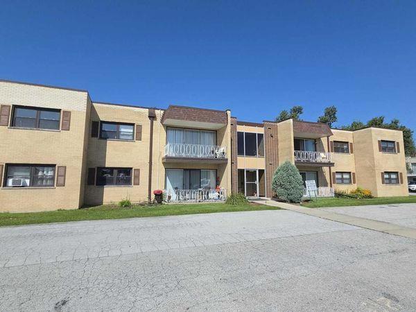 18320 Cherry Creek Drive , Unit 4, Homewood, IL 60430