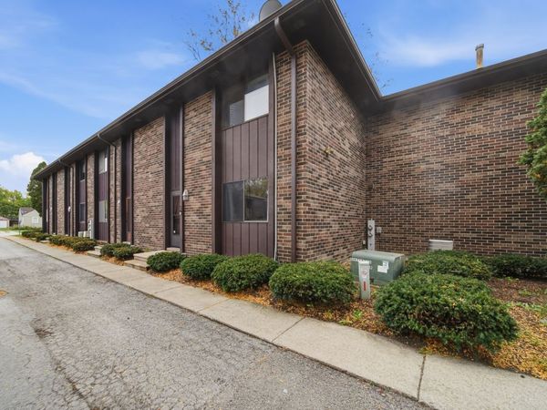 15804 Laramie Avenue , Unit 5, Oak Forest, IL 60452