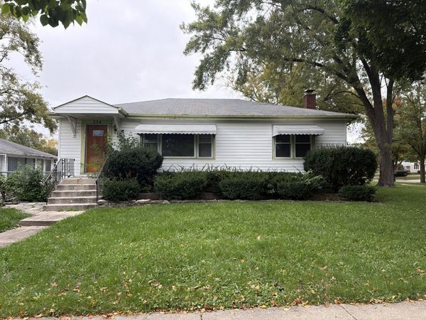 234 E Goebel Avenue , Lombard, IL 60148