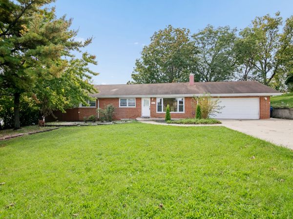 8021 W 91st Street , Hickory Hills, IL 60457