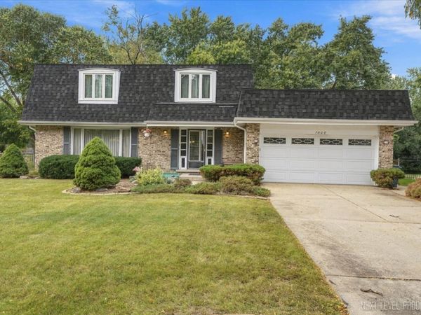 7008 Blackburn Avenue , Downers Grove, IL 60516