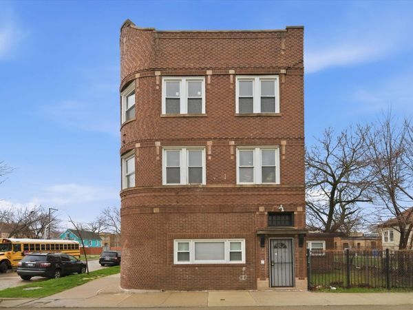 6758 S Hermitage Avenue, Chicago, IL 60636