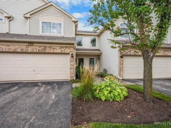 289 Nicole Drive , Unit B, South Elgin, IL 60177