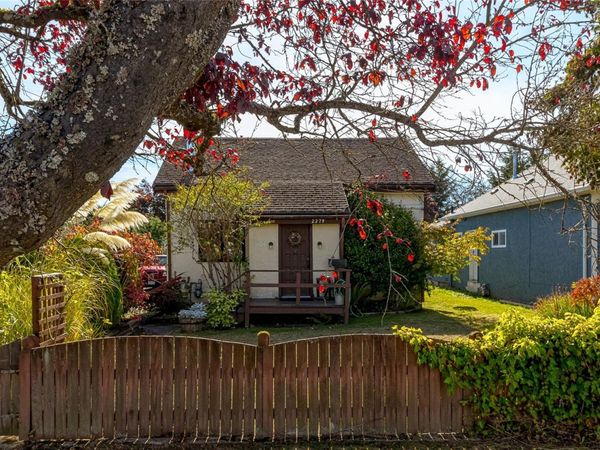 2279 Bradford Ave , Sidney, BC V8L 2C9