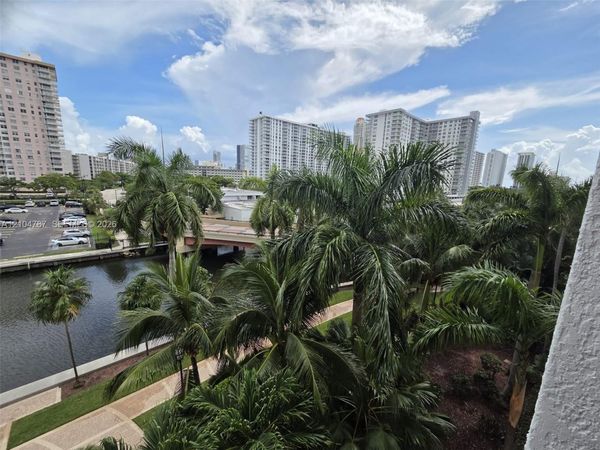 17150 N Bay Rd , Unit 2511, Sunny Isles Beach, FL 33160