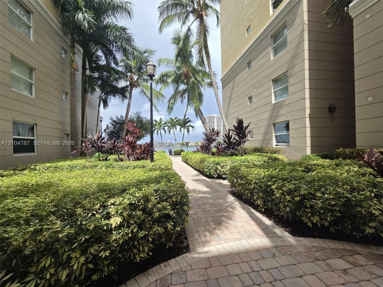 17150 N Bay Rd , Unit 2511, Sunny Isles Beach, FL 33160 Photo