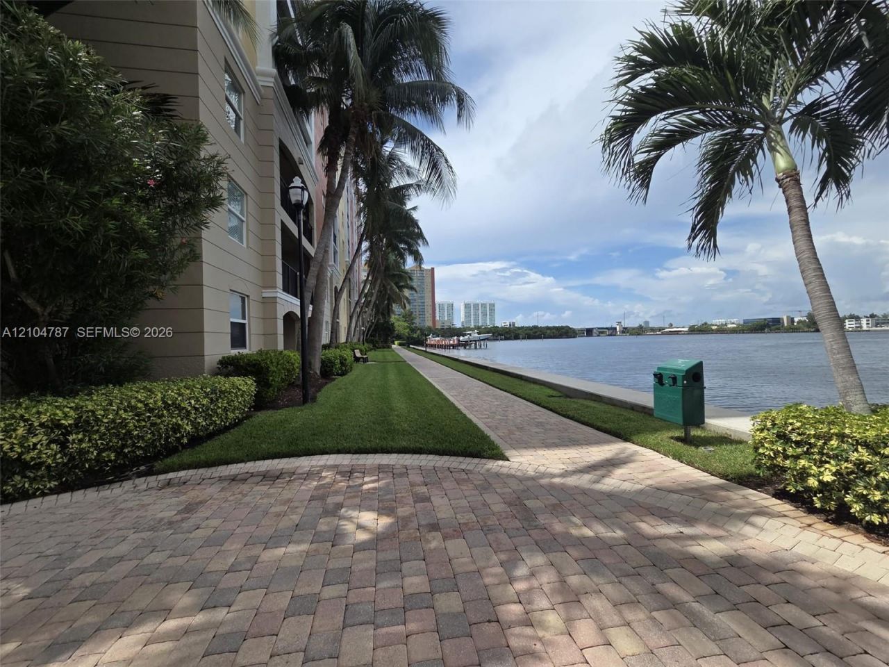 17150 N Bay Rd , Unit 2511, Sunny Isles Beach, FL 33160 Photo