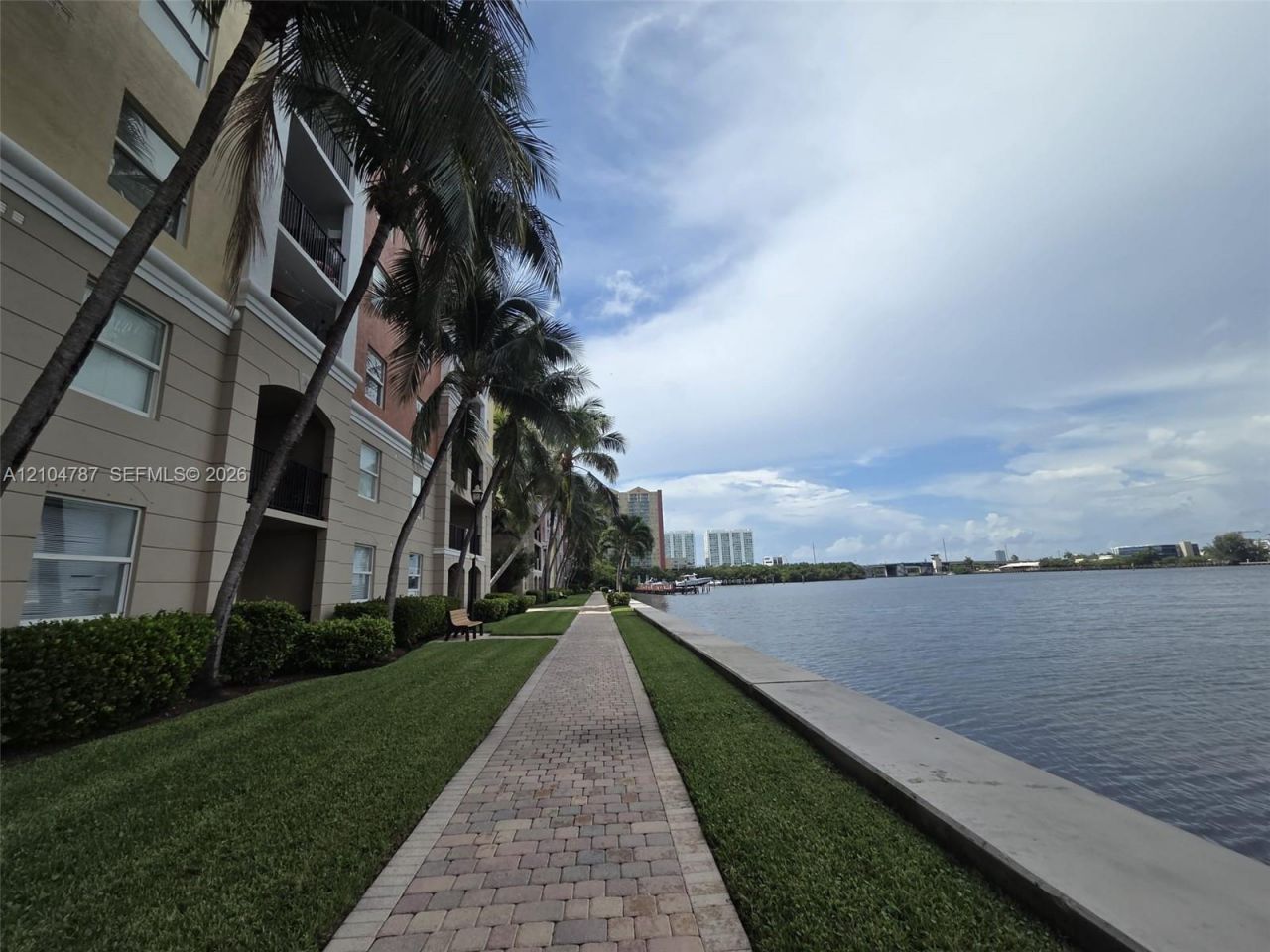 17150 N Bay Rd , Unit 2511, Sunny Isles Beach, FL 33160 Photo