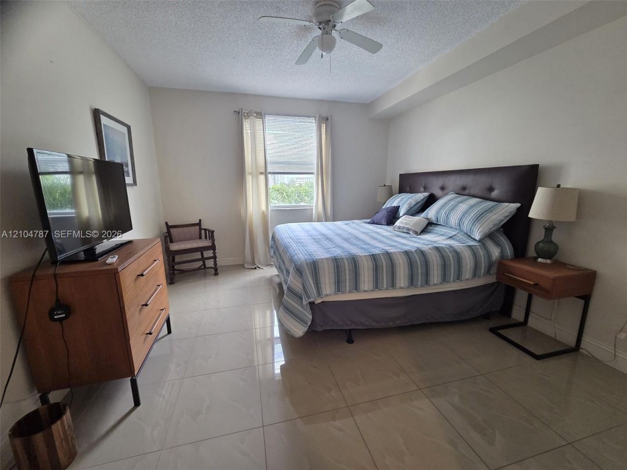 17150 N Bay Rd , Unit 2511, Sunny Isles Beach, FL 33160 Photo