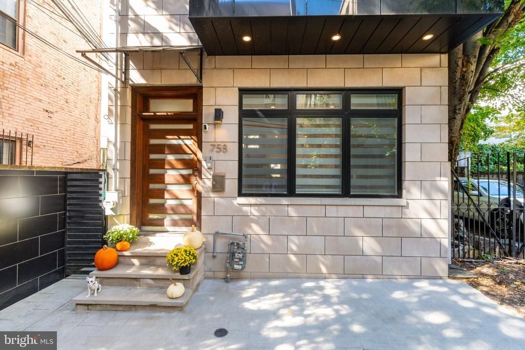 758 S REESE STREET, PHILADELPHIA, PA 19147