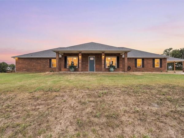 4948 Woodlawn Drive, Lorena, TX 76655