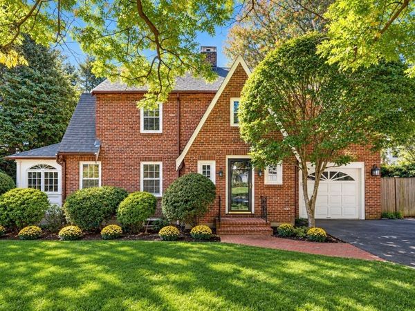 20 Shaw Rd, Wellesley, MA 02481