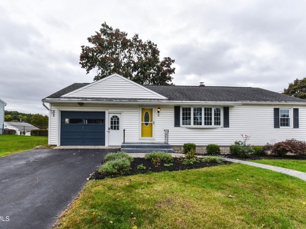 6 Marriner Avenue, Colonie, NY 12205