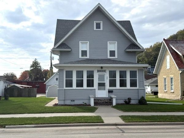 404 N Riverview Street, Bellevue, IA 52031